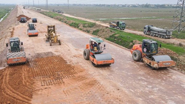 Thanh toán vốn đầu tư công thấp hơn cùng kỳ 35.000 tỷ đồng, áp lực giải ngân lớn dần