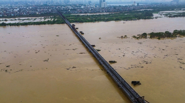 Lũ trên sông Hồng tại Hà Nội có khả năng đạt đỉnh vào trưa 11/9, trên mức báo động 2