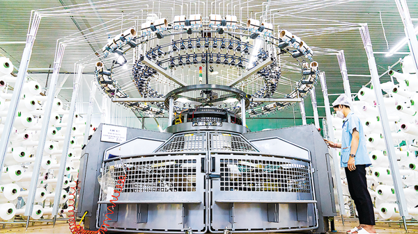 Khi dệt may, da giày tự chủ nguyên phụ liệu: Sẽ thoát “kiếp gia công”