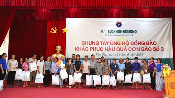 Bộ Y tế trao 1,8 tỷ đồng hỗ trợ huyện miền núi Yên Bái khắc phục hậu quả mưa lũ