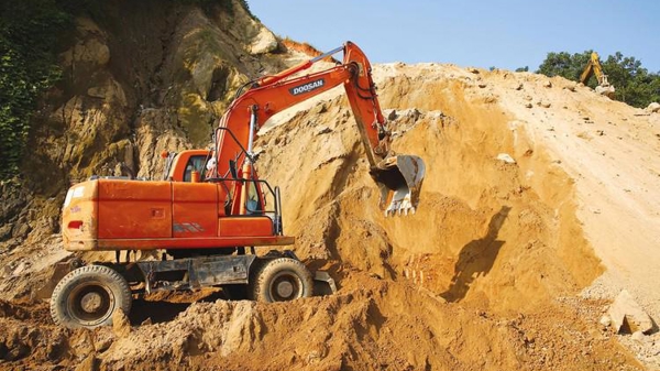 Thủ tục rườm rà, bất thường đấu giá mỏ vật liệu gây tắc dự án đầu tư công