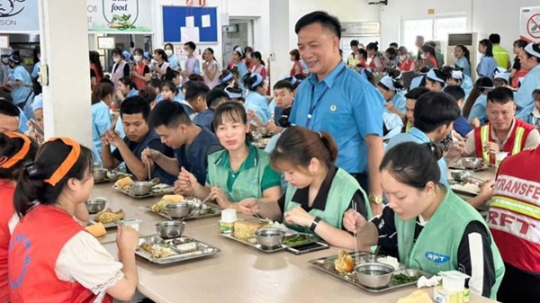 Người lao động nước ngoài có hợp đồng lao động từ 12 tháng trở lên tại Việt Nam được gia nhập công đoàn