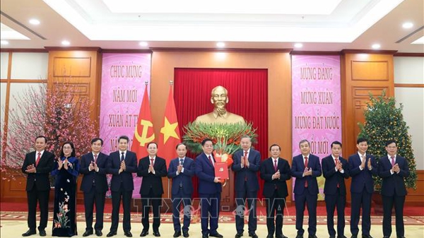 Tổng Bí thư Tô Lâm trao Quyết định của Bộ Chính trị cho 4 Đảng bộ trực thuộc Trung ương và 3 cơ quan Đảng ở Trung ương