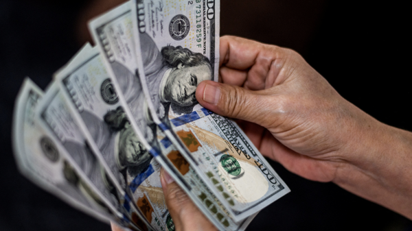 Đồng USD bị ghìm ở đáy 3 năm, yên Nhật tiếp tục tăng giá