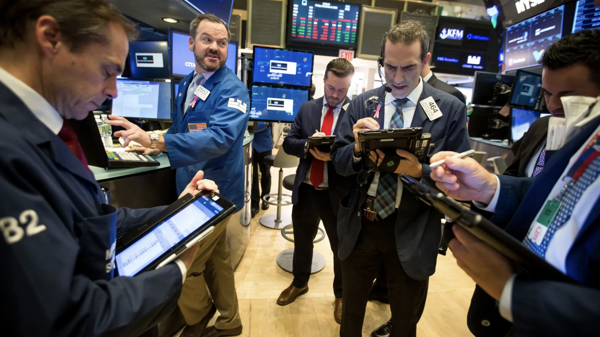 Chứng khoán Mỹ tăng điểm nhờ cổ phiếu Big Tech, giá dầu đi lên sau tin Iran