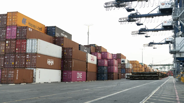 Trung Quốc dỡ lệnh cấm xuất khẩu đất hiếm cho 28 thực thể Mỹ