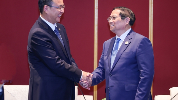Thủ tướng tiếp lãnh đạo 3 tập đoàn hàng đầu Trung Quốc về đường sắt và hạ tầng giao thông