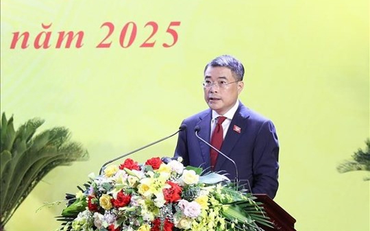 Tiếp tục hoàn thiện tổ chức bộ máy của hệ thống chính trị và chuẩn bị Đại hội đảng bộ các cấp