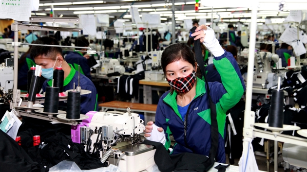 Kiến nghị giảm giờ làm việc ở khu vực doanh nghiệp xuống 44 giờ mỗi tuần