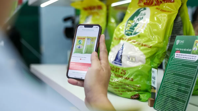 Người tiêu dùng cũng cần thay đổi hành vi mua sắm để chống hàng giả