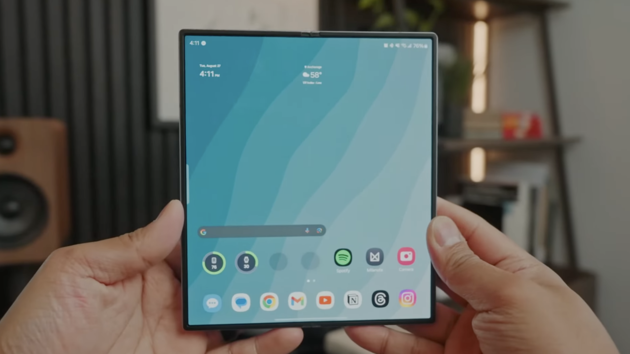 Samsung sắp ra mắt chiếc điện thoại gập ba 