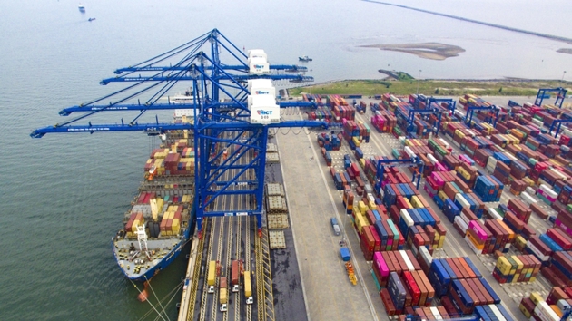 PM approves construction of four more container terminals in Hai Phong