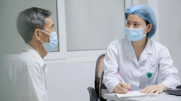 Kiến nghị người từ 70 tuổi đi khám chữa bệnh không cần giấy chuyển tuyến