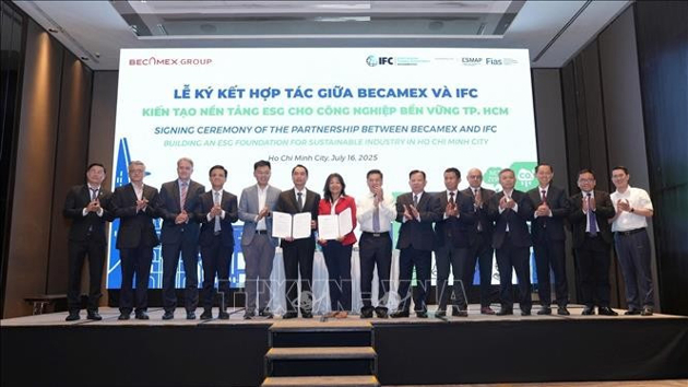 Becamex and IFC cooperate to promote green IP model