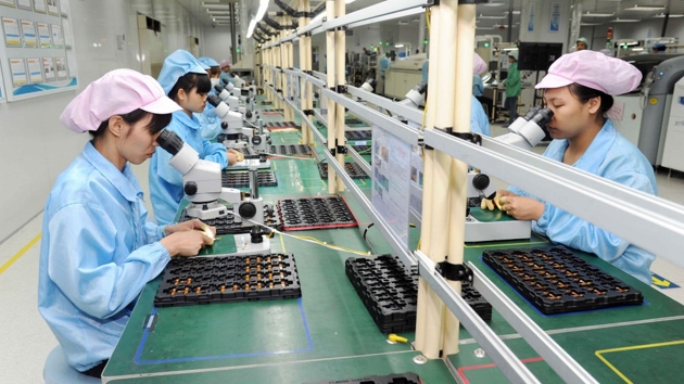Từ lắp ráp điện tử đến chip bán dẫn: Cuộc chuyển đổi đầy thách thức của lao động Việt Nam