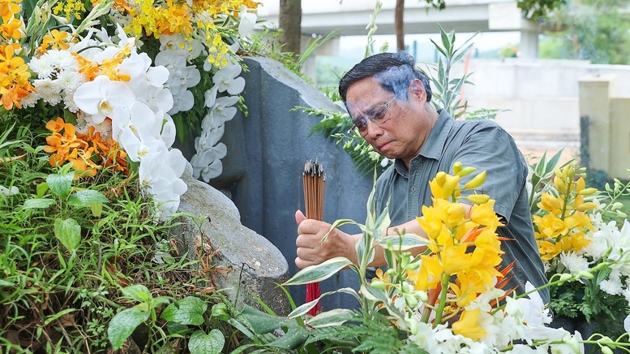 Thủ tướng Chính phủ tri ân các anh hùng liệt sỹ tại “tọa độ lửa” năm xưa