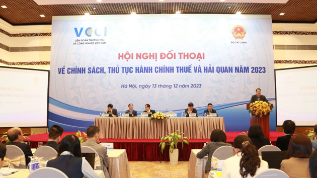 Bàn cách tháo gỡ vướng mắc về hoá đơn và hoàn thuế cho doanh nghiệp