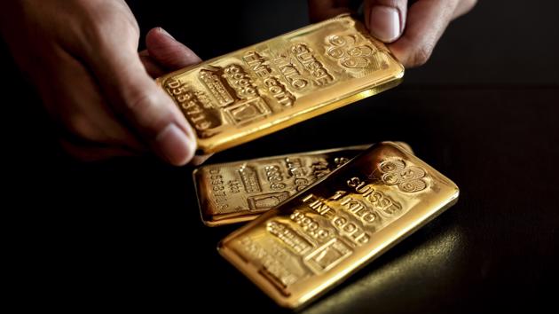 Giá vàng thế giới gần đáy 1 tháng, vàng miếng trong nước đắt kỷ lục