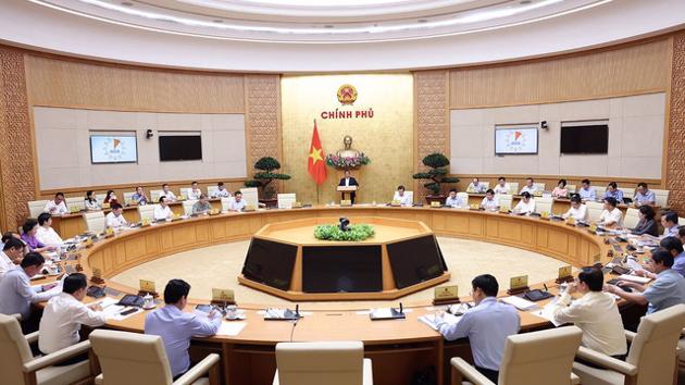Vietnam's Economic Rebound Hits Its Stride, But Risks Remain - Prime Minister's Cabinet Meeting in April Concludes