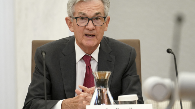 Chủ tịch Fed: Lạm phát còn cao hơn kỳ vọng, lãi suất có thể giữ cao hơn lâu hơn