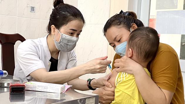 Khẩn trương rà soát, tổ chức tiêm vét cho những trẻ chưa được tiêm vaccine phòng bệnh sởi