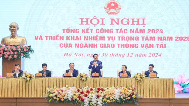 Nhìn lại một năm đầy ấn tượng của ngành giao thông