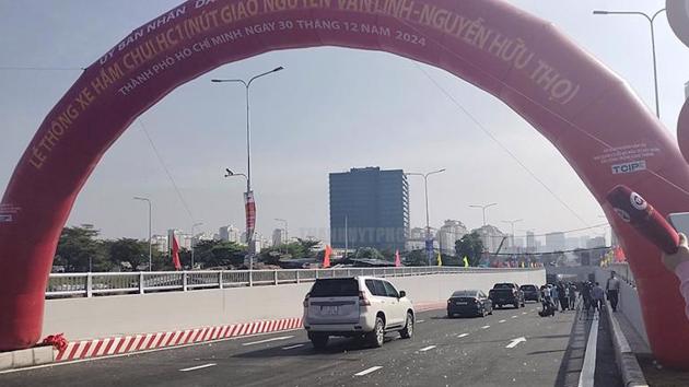 HCM City puts into operation key transport projects