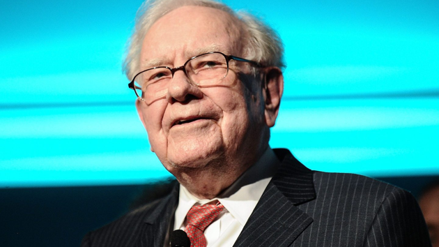 Công ty của Warren Buffett lãi kỷ lục, nắm khối tiền mặt 334 tỷ USD