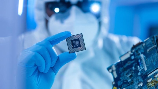 Vietnam, Singapore seek cooperation in semiconductor