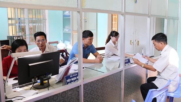 Cán bộ, công chức xã không sáp nhập có được hưởng chế độ nghỉ bet88 sớm?