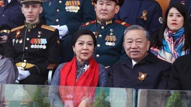 Tổng Bí thư Tô Lâm và Phu nhân dự Lễ duyệt binh kỷ niệm 80 năm Ngày Chiến thắng trong Chiến tranh Vệ quốc vĩ đại tại Moskva