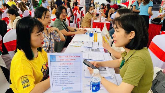 Đưa cơ hội việc làm đến gần với lao động trẻ