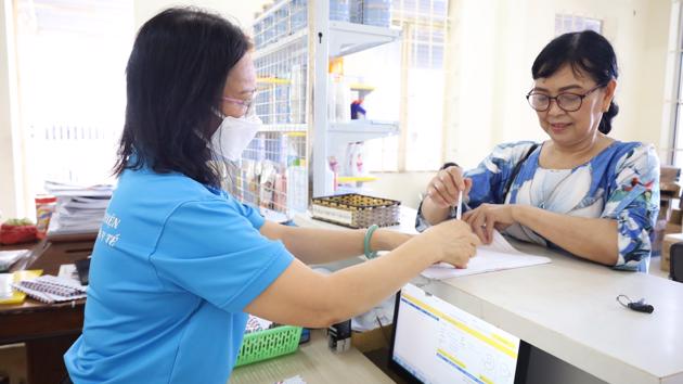 Cách tính lương hưu và trợ cấp cho người lao động nghỉ hưu trước tuổi