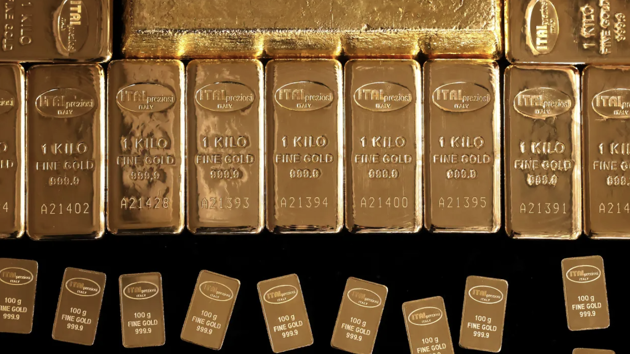 Giá vàng lao dốc sau báo cáo việc làm Mỹ, SPDR Gold Trust bán ròng