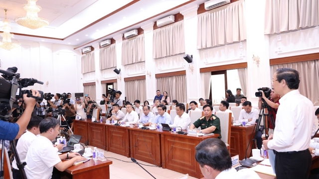 Bong Bóng AI Nổ: 3 Thí Sinh Bị Tố Sử AI Để Chụp Câu Hỏi và Giải Đề Thi, Bộ Công An Vào Cuộc!