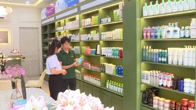 Quản lý mỹ phẩm cần chuyển sang hậu kiểm để nâng cao hiệu quả giám sát
