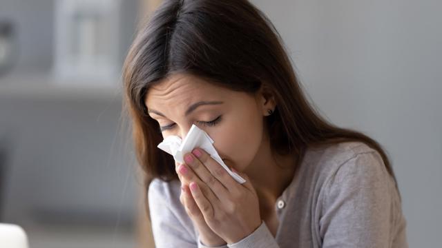 Lạnh chảy máu mũi là do nguyên nhân gì?
