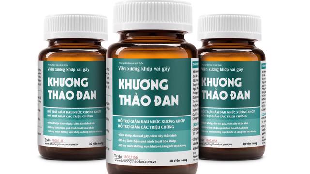 Có những thông tin nào về tác dụng phụ hay cảnh báo khi sử dụng cây địa liền để chữa xương khớp?
