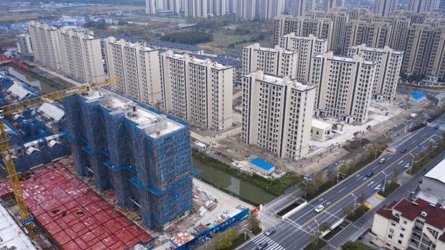 Read more about the article Danh sách khủng hoảng nợ địa ốc Trung Quốc gia tăng, thêm một “ông lớn” ngấp nghé vỡ nợ