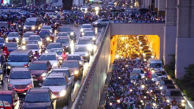 Read more about the article Hà Nội chi gần 1.900 tỷ đồng giải quyết “vấn nạn” ùn tắc giao thông