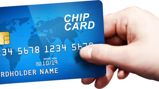 Read more about the article Ngân hàng chạy đua với thời gian chuyển đổi thẻ từ sang thẻ chip