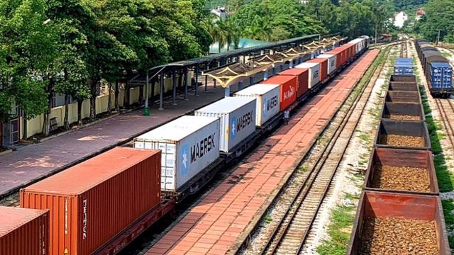 Read more about the article Gỡ “thế kẹt” để vận tải đường sắt liên vận quốc tế tăng trưởng nhanh