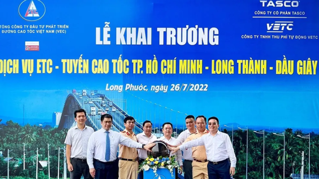 Read more about the article Ùn ứ ngày đầu thu phí không dừng ETC tại cao tốc TP.HCM – Long Thành – Dầu Giây