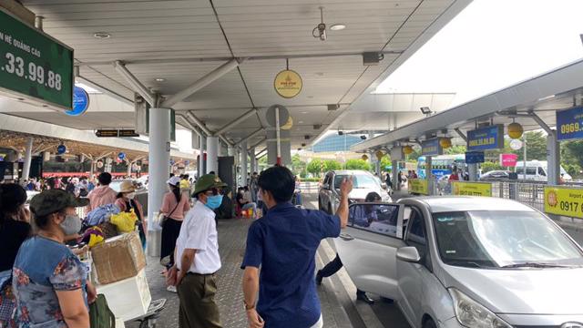 Read more about the article Ưu tiên phát triển hệ thống buýt kết nối sân bay Tân Sơn Nhất