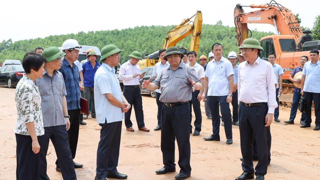 Read more about the article Thủ tướng yêu cầu bố trí thêm 500 tỷ đồng cho dự án cao tốc Tuyên Quang – Phú Thọ