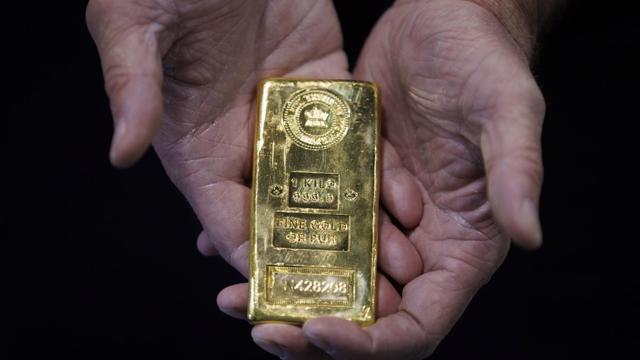 Read more about the article Giá vàng tăng nhờ đồng USD “hạ nhiệt”, SPDR Gold Trust tiếp tục bán mạnh