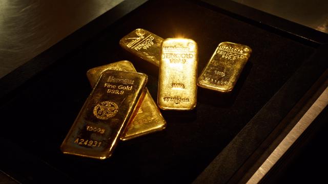 Read more about the article Giá vàng tăng nhẹ khi đồng USD tụt mạnh, SPDR Gold Trust bất ngờ mua ròng