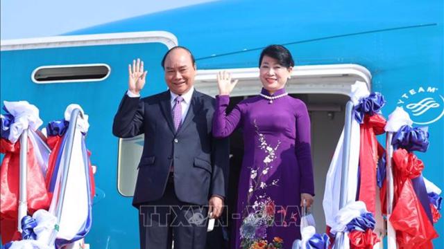 Read more about the article Chủ tịch nước và Phu nhân lên đường thăm chính thức Thái Lan và dự APEC 29