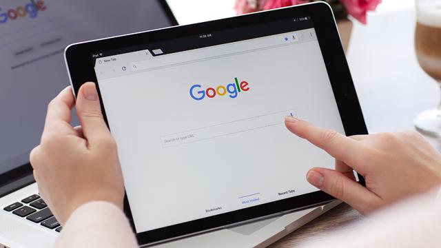 Những từ khóa nổi bật năm 2022 trong danh sách từ khóa được tìm kiếm nhiều nhất của Google là gì?
