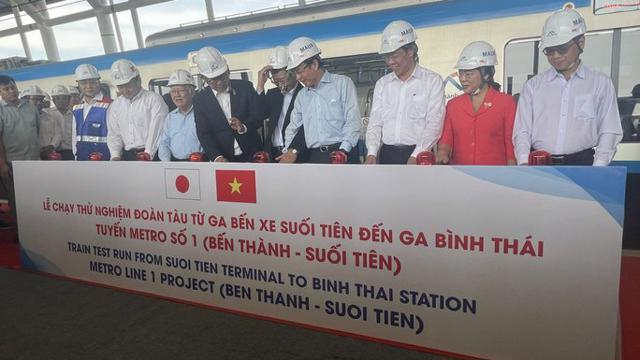 Read more about the article Chạy thử đoàn tàu metro số 1 Bến Thành – Suối Tiên, TP.HCM tăng tốc hoàn thiện hệ thống metro kết nối giao thông thành phố